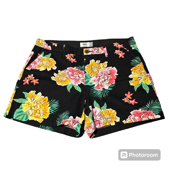 Old Navy Pants - OLD NAVY Floral Shorts